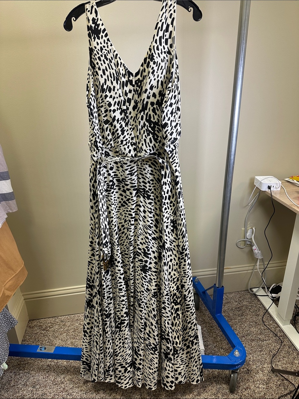 Lafayette 148 New York Black and White Spotted V-Neck Maxi Dress - Picture 3 of 3